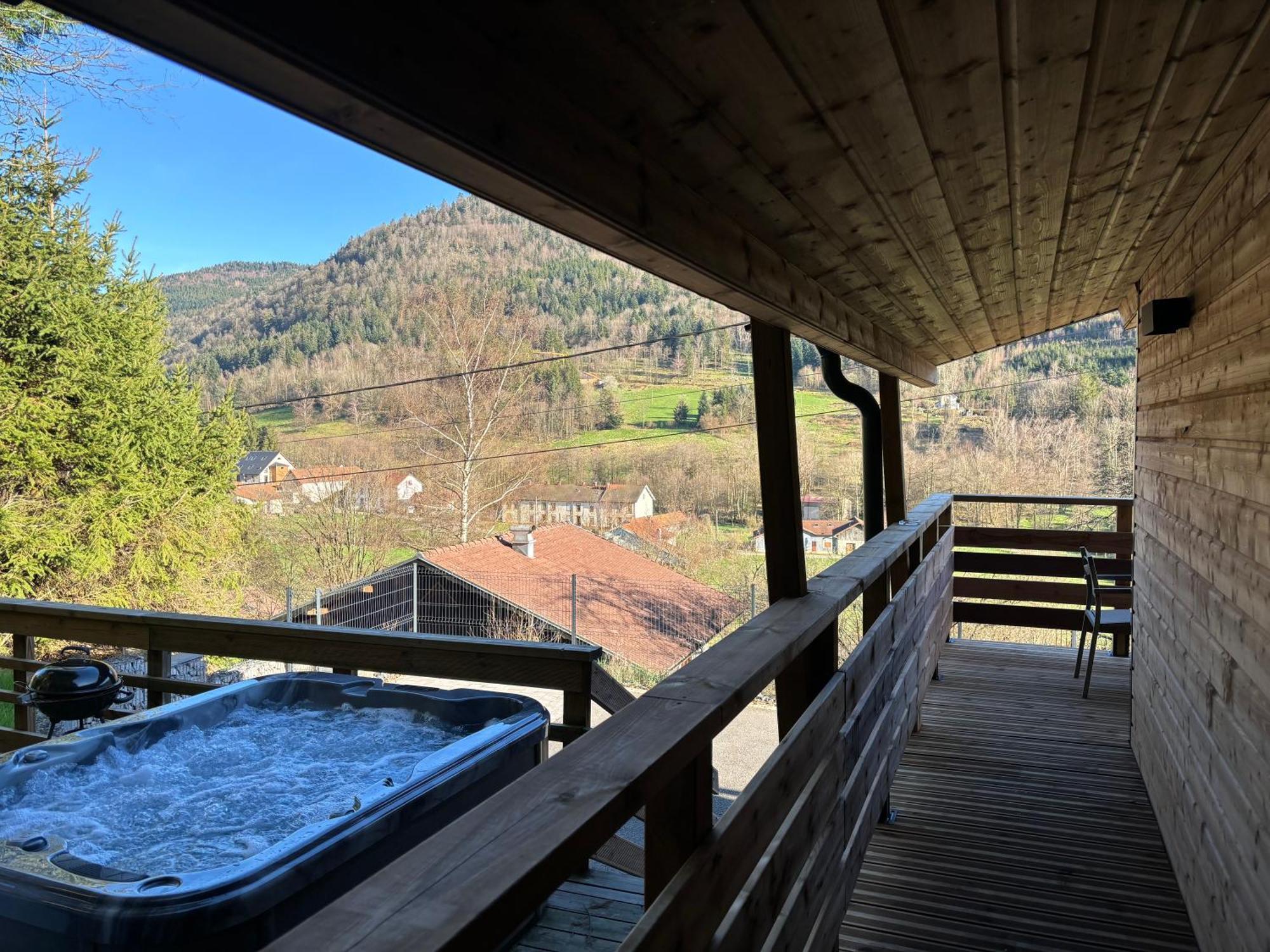 Chalet Du Faubourg & Jacuzzi, Proximite Gerardmer & La Bresse Rochesson Exterior photo