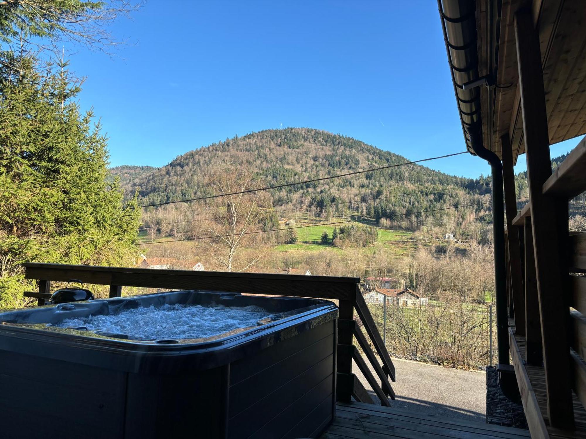 Chalet Du Faubourg & Jacuzzi, Proximite Gerardmer & La Bresse Rochesson Exterior photo
